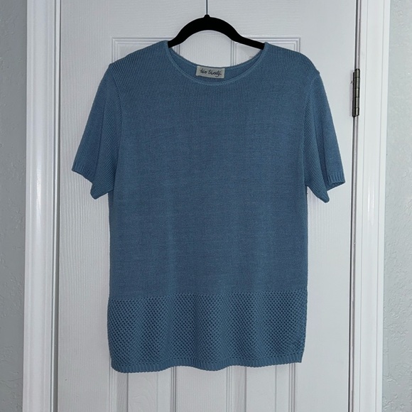 Two Twenty blue sweater-like blue short sleeve shirt - Picture 1 of 3